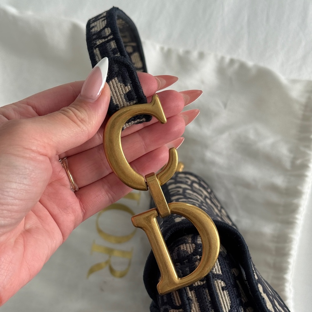 Dior Navy and Cream Saddle Shoulder Bag - Picture 11 of 12